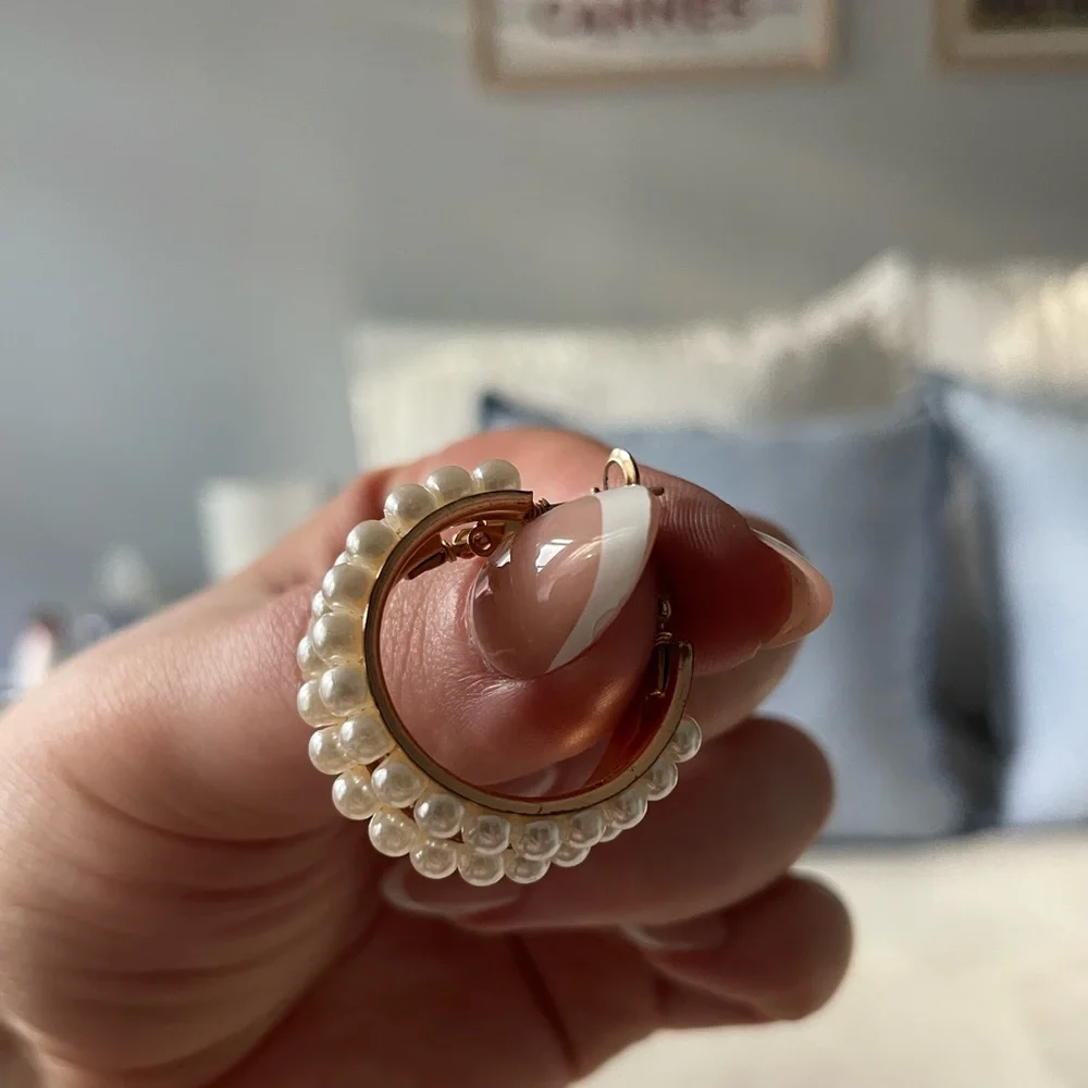 Pearl & Gold Hoop Earrings - Picture 3 of 4